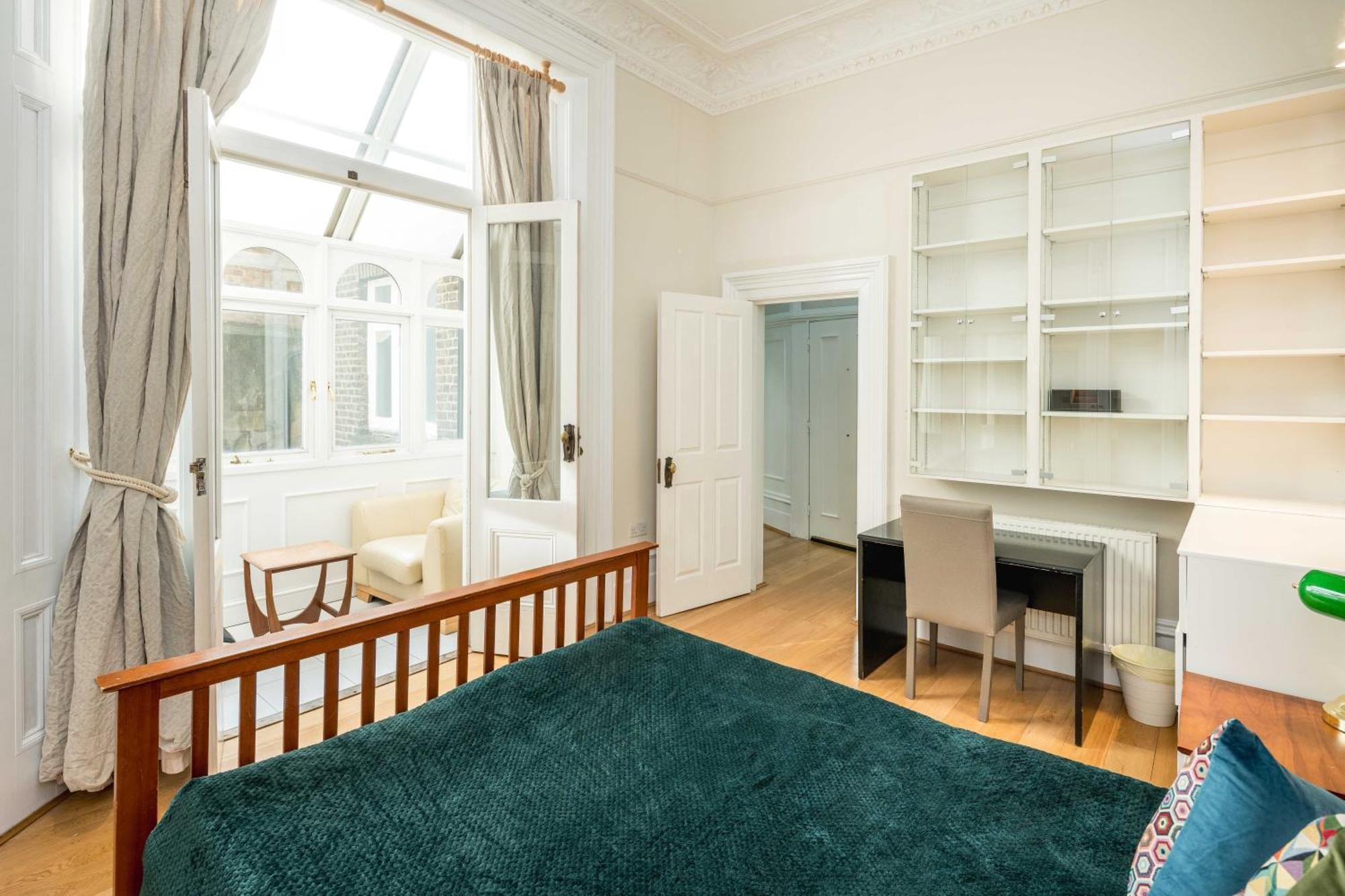 Appartamento Four Beds By The Station Londra Esterno foto